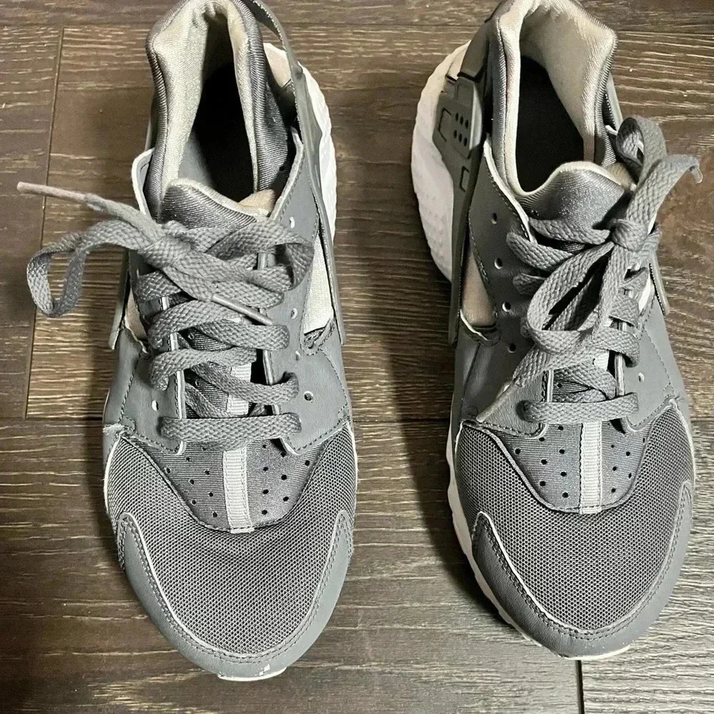 Nike Air Huarache Run Cool  Grey Athletic Shoes Fits a Size 7Y US